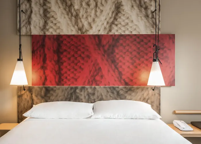 Ibis St. Pauli Messe Hotel 3*