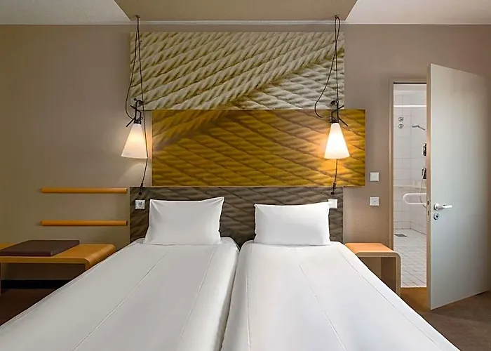 Ibis St. Pauli Messe Hotel 3*