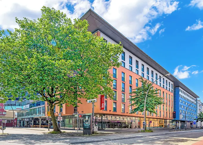 Ibis St. Pauli Messe Hotel 3*